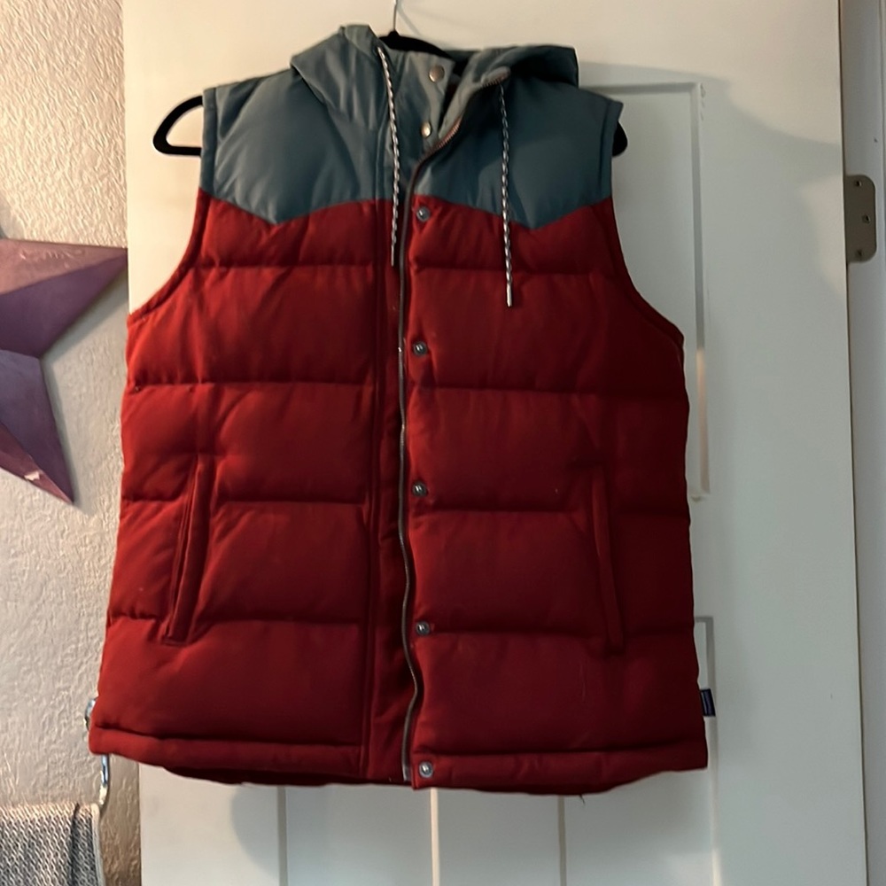 Women’s Patagonia Bivy vest with hood- blue and red